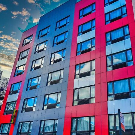 Hotel Super 8 By Wyndham Bronx Near Botanical Garden New York Exterior foto