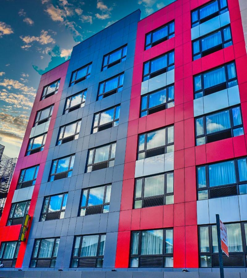 Hotel Super 8 By Wyndham Bronx Near Botanical Garden New York Exterior foto
