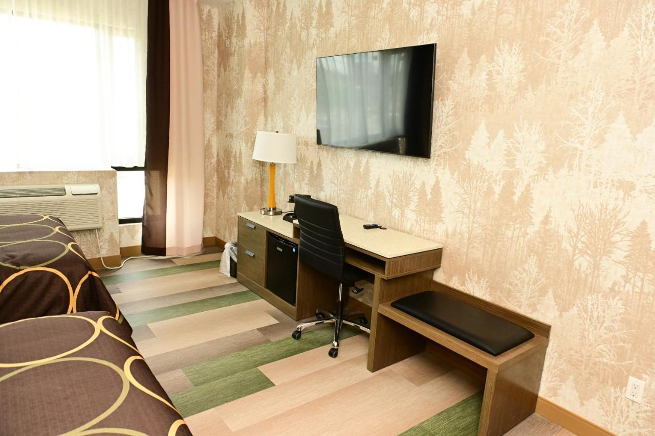 Hotel Super 8 By Wyndham Bronx Near Botanical Garden New York Exterior foto